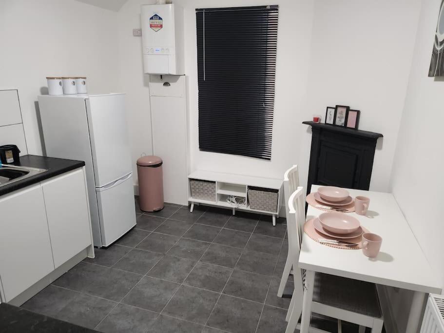 Nice Cosy Flat. Walking Distance To City Nottingham Buitenkant foto